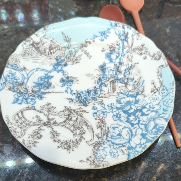 Anthropologie Set of 2 Garden Floral Fluted Edge Salad/Desert Plates 7.5” - Picture 3 of 6